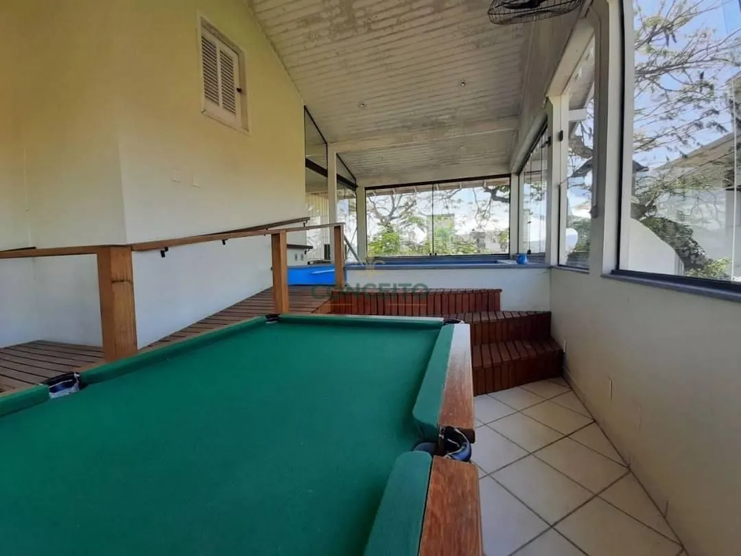 Casa en alquiler con 6 dormitorios y 420 m² — photo 18