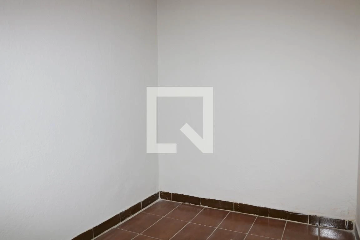 Apartamento com 2 quartos e cozinha fechada com fogão a gás — photo 26