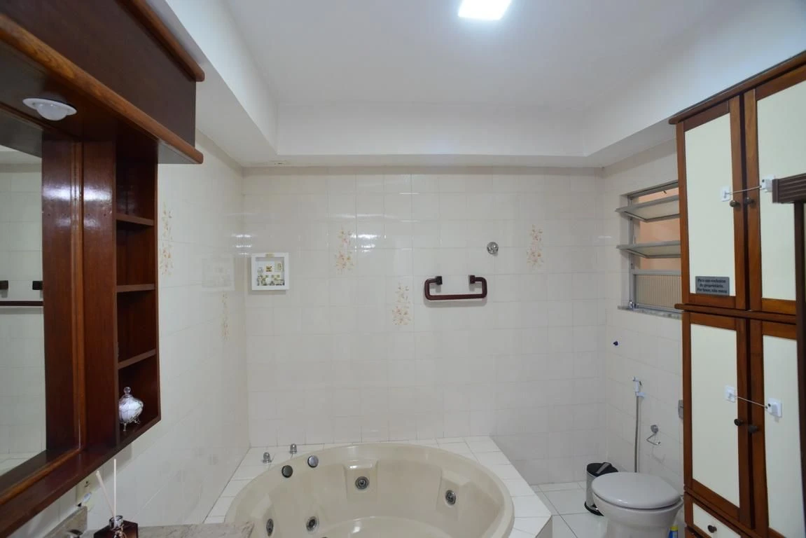 5-bedroom house with a washing machine — photo 64