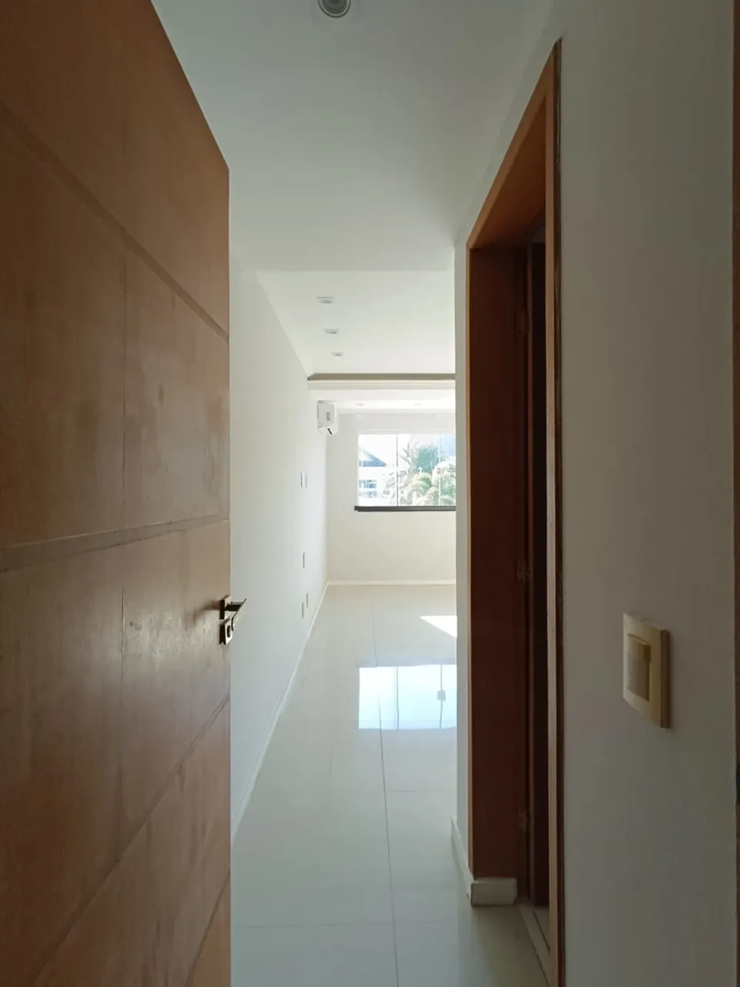 House with 4 bedrooms and 5 bathrooms — photo 15