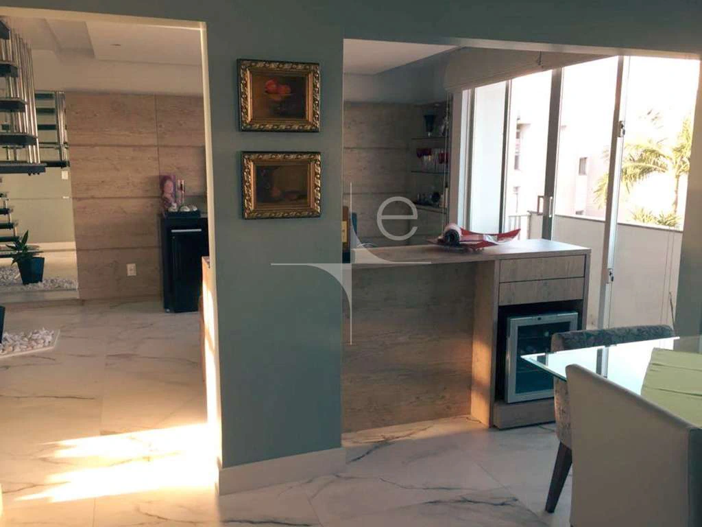3-bedroom apartment with 2 en-suite baths