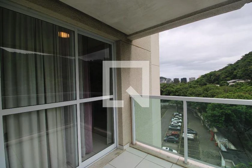 One-bedroom apartment with a mountain view in Rio de Janeiro — photo 14