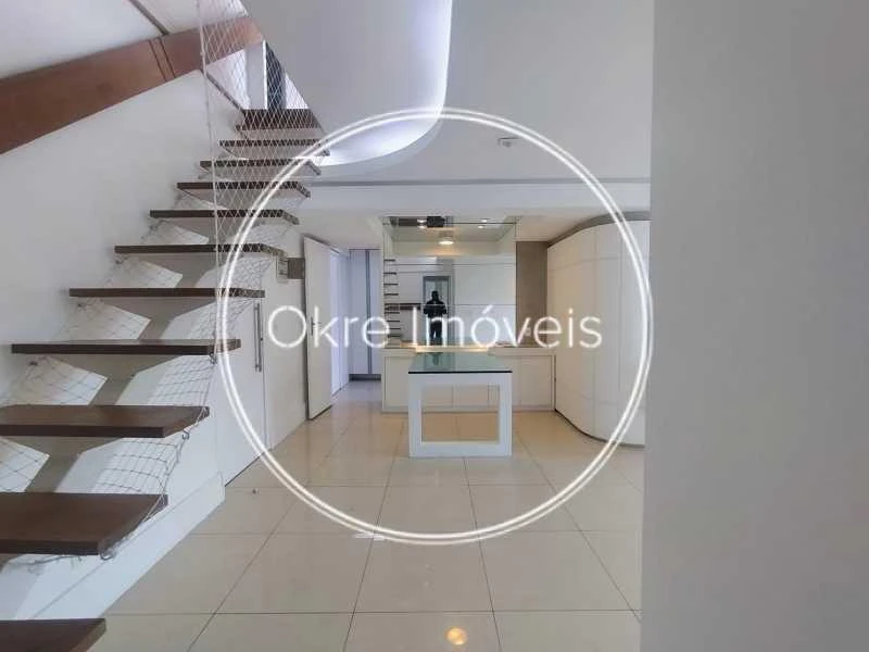 Unfurnished apartment with 2 bedrooms and 3 bathrooms — photo 24