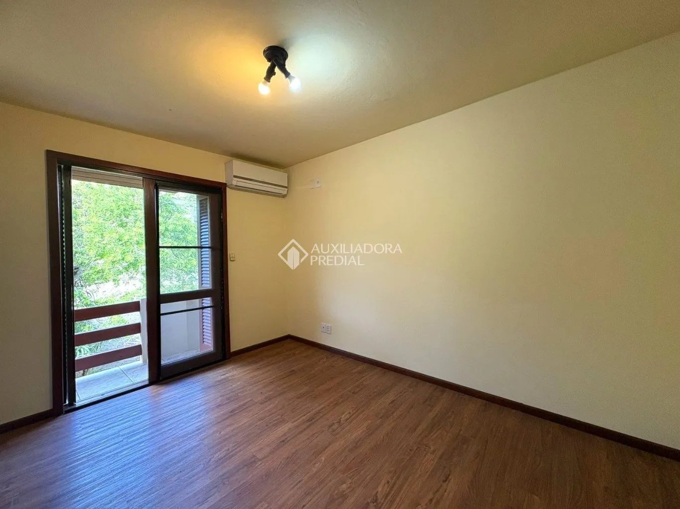 Closed-condominium house with 4 bedrooms and 3 bathrooms — photo 18