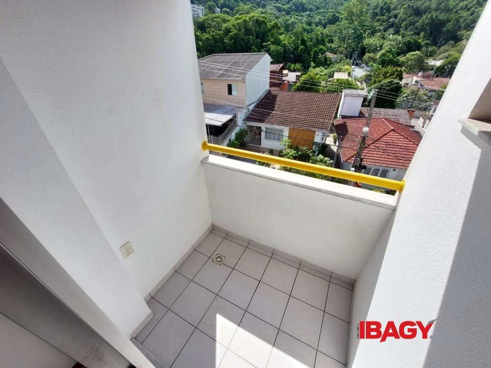 Вид на горы и 1 спальня: квартира 47 м² — photo 9