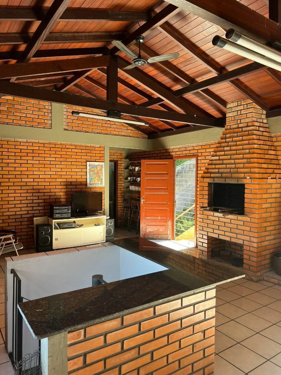 Casa de 240 m² com espaço de home office e máquina de lavar — photo 7