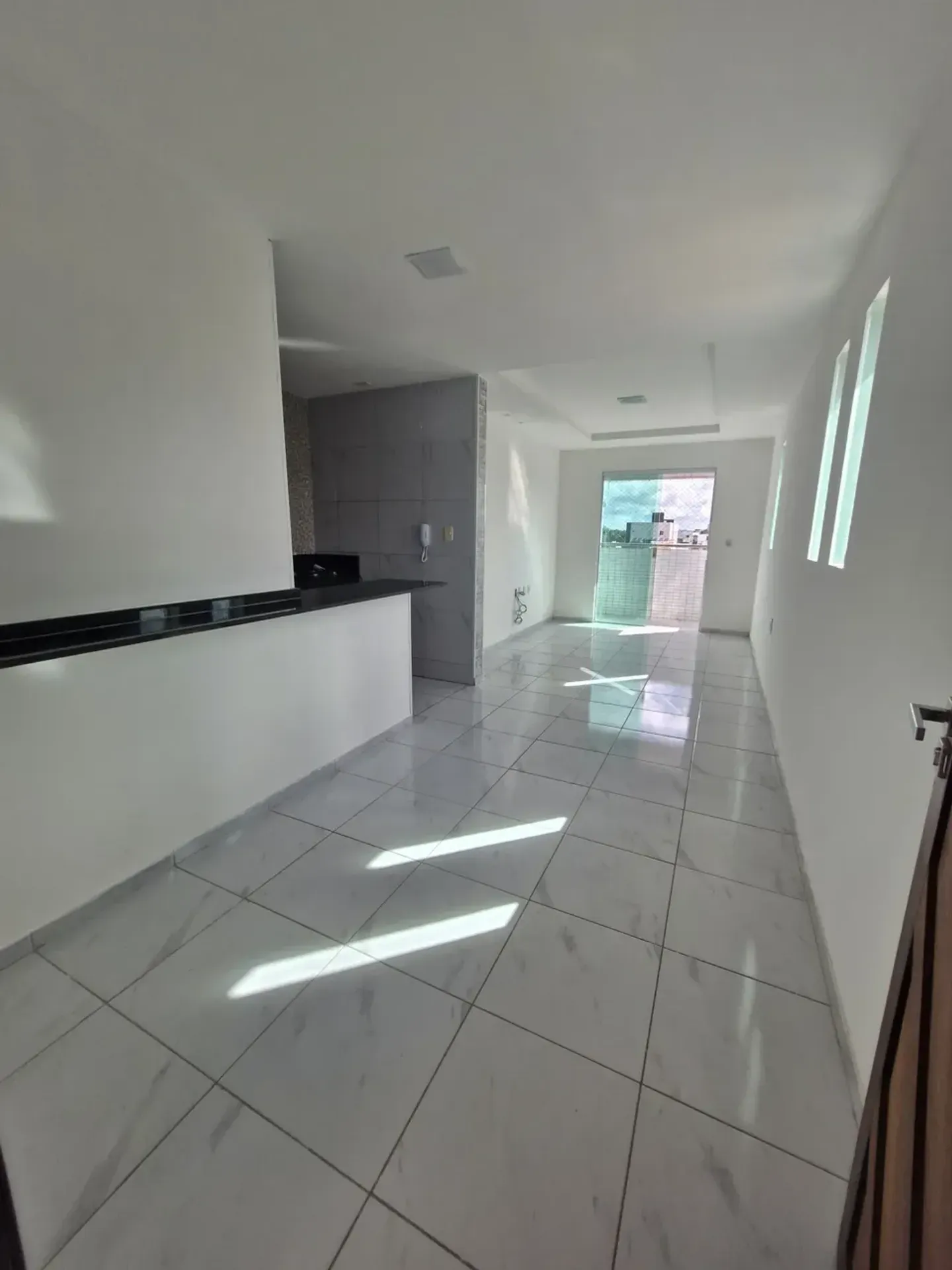 3-bedroom apartment, 1 with its own bathroom, 77 m² — photo 11