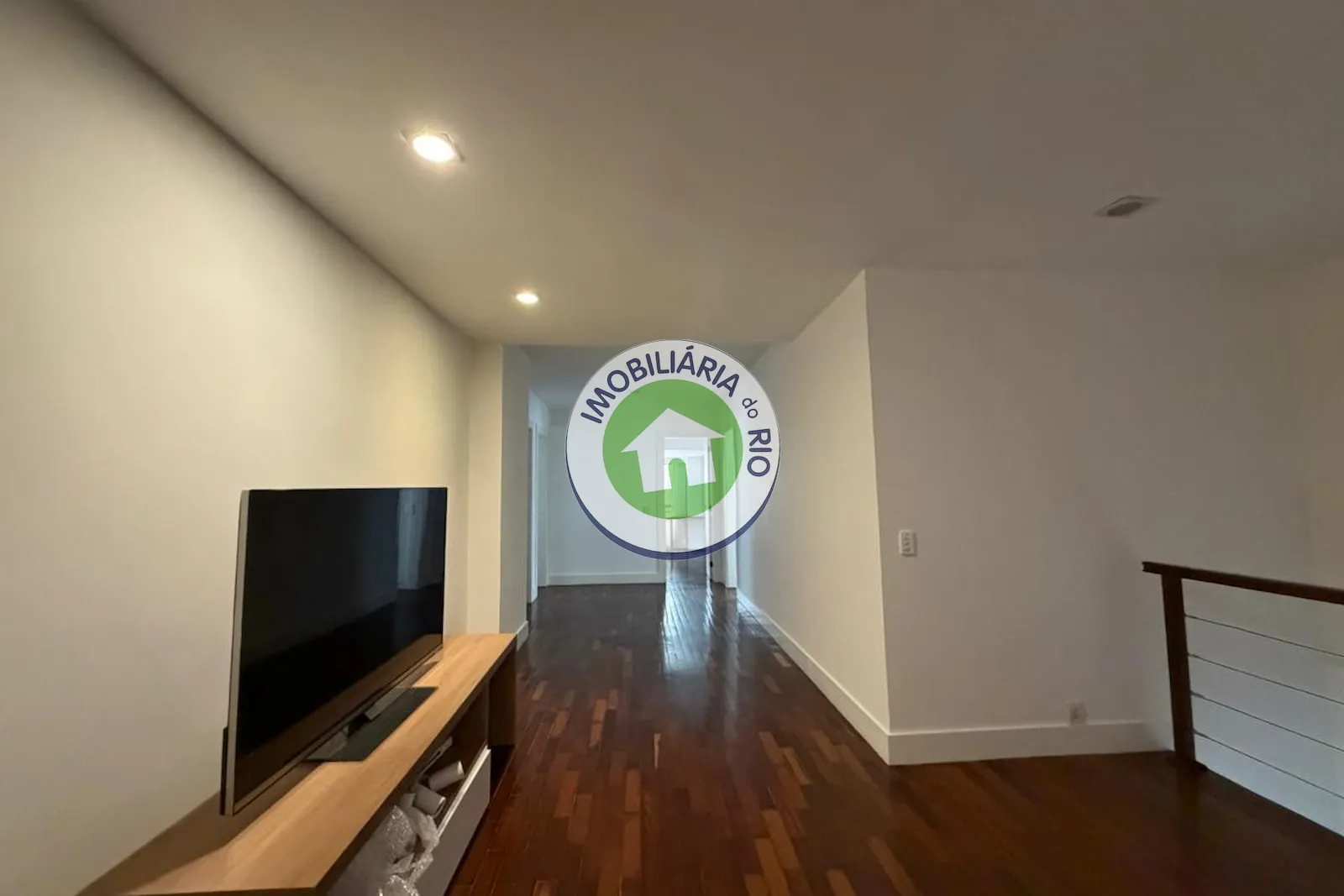 Apartment with 4 bedrooms and 5 bathrooms — photo 13