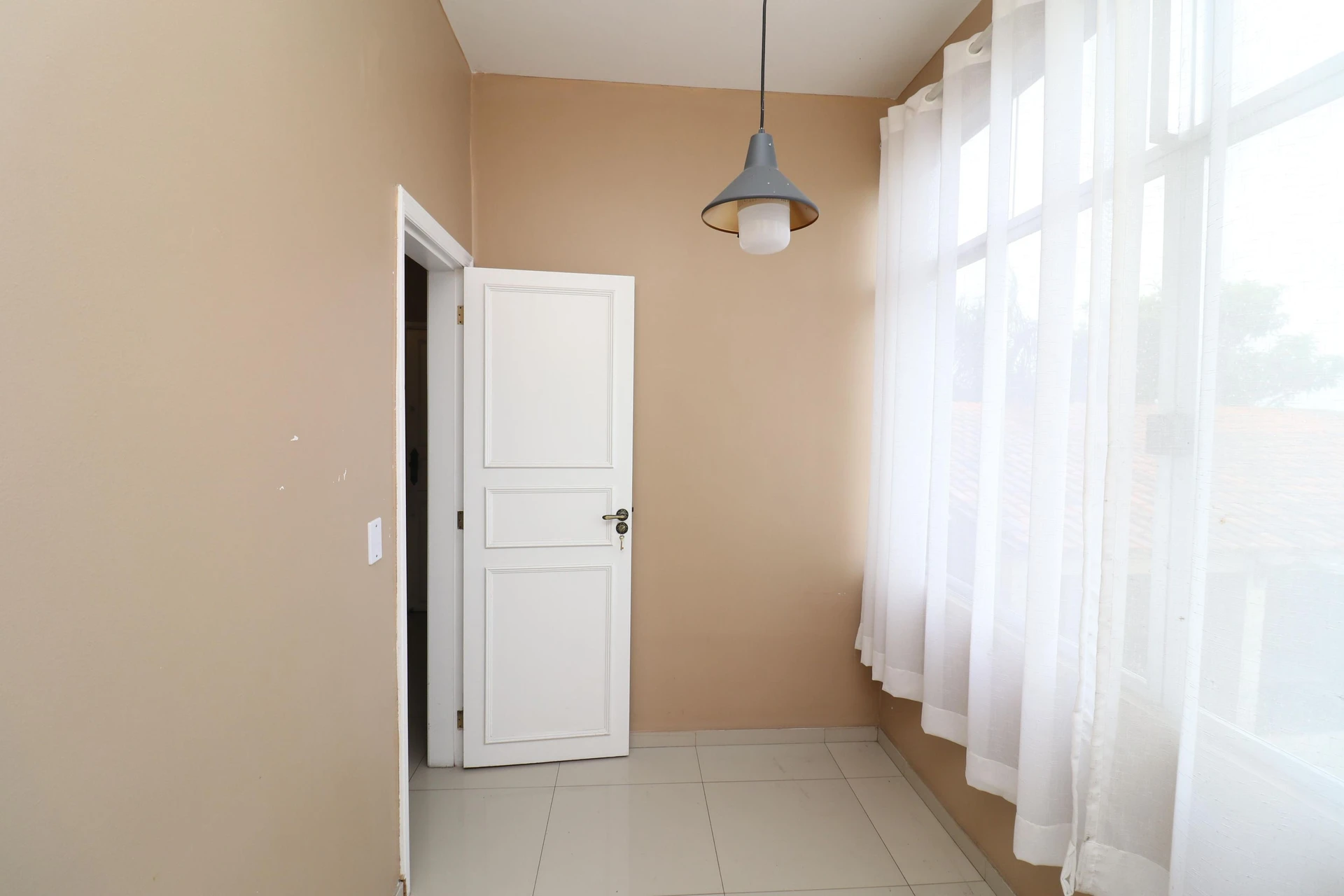 10-bedroom house with a bathtub in Rio de Janeiro — photo 100