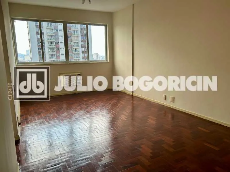 2-bedroom apartment with parking and separate kitchen — photo 11