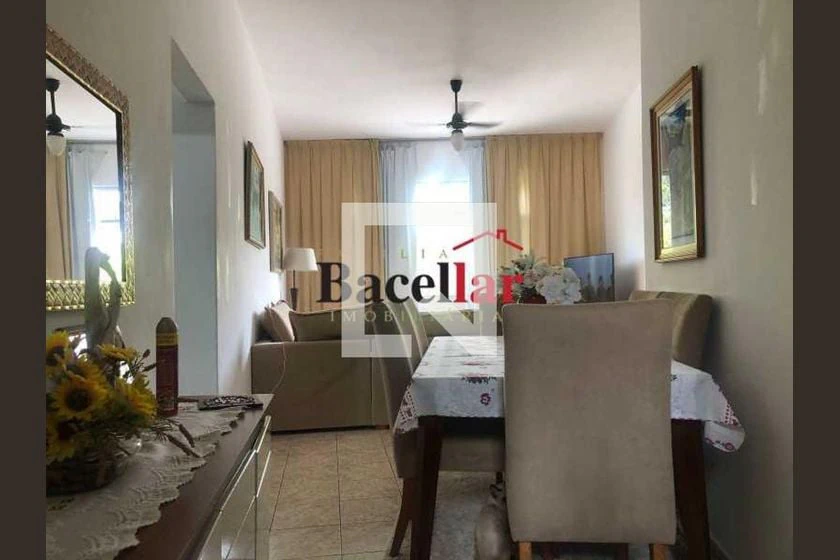 2-bedroom apartment with a home office