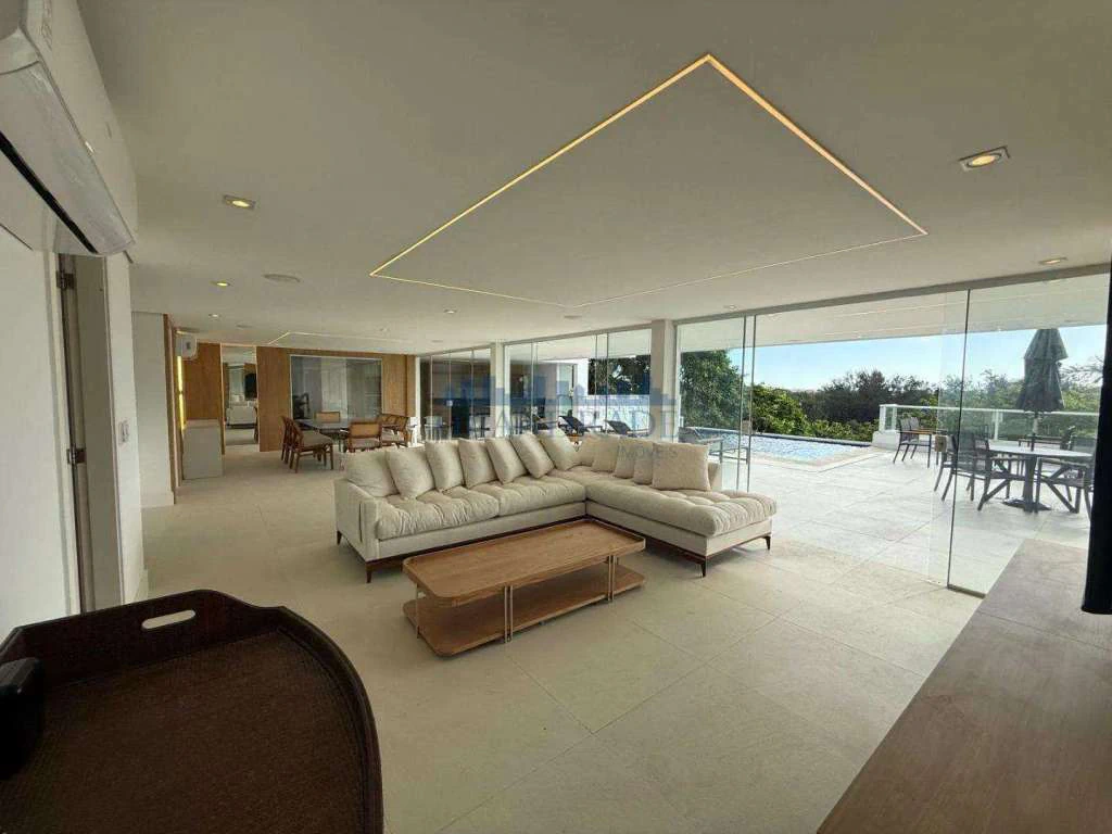 Furnished house with 4 en-suite bedrooms and 993 m² — photo 17