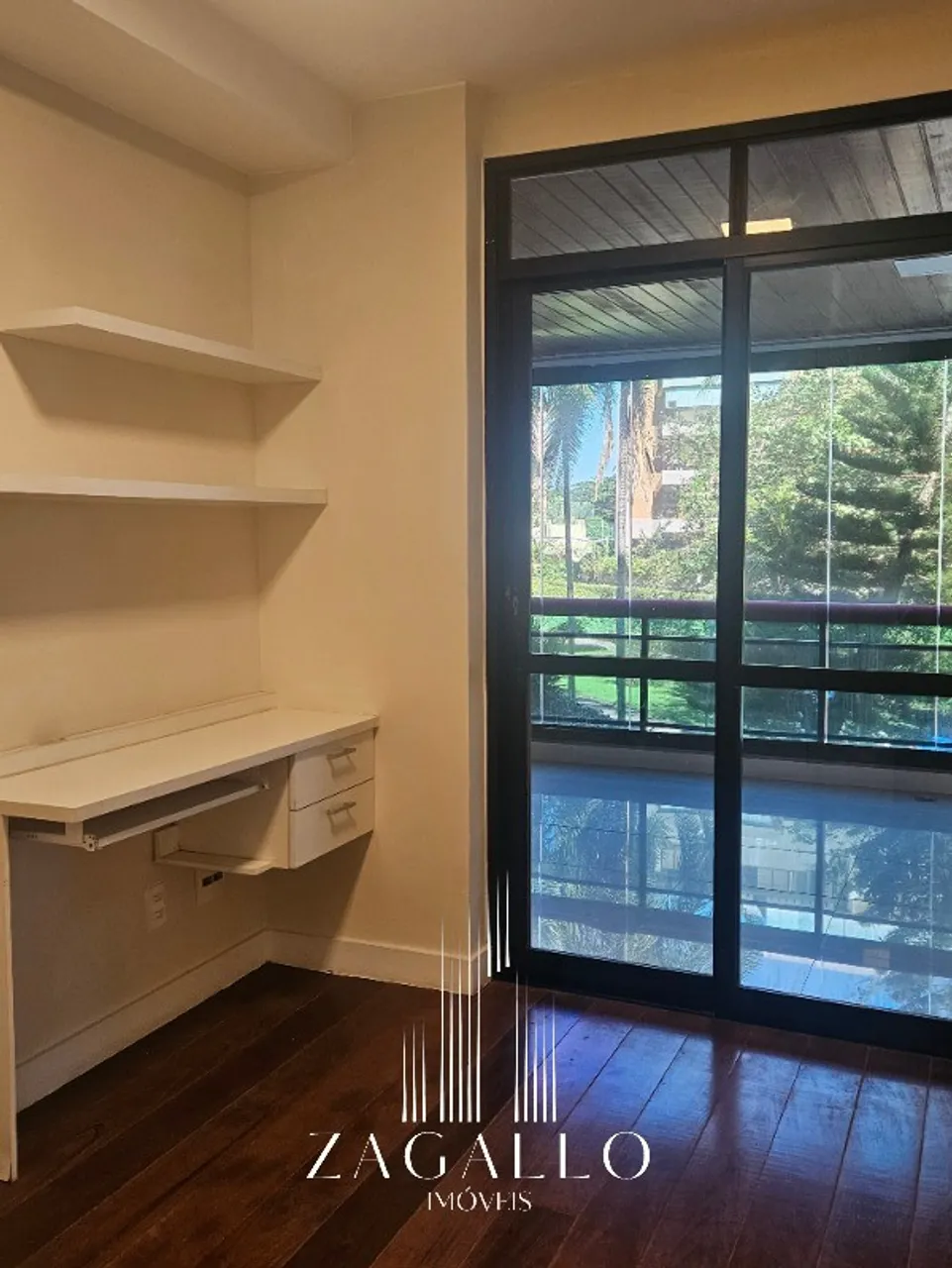 Rental apartment with 4 bedrooms, balcony, and 3 parking — photo 5