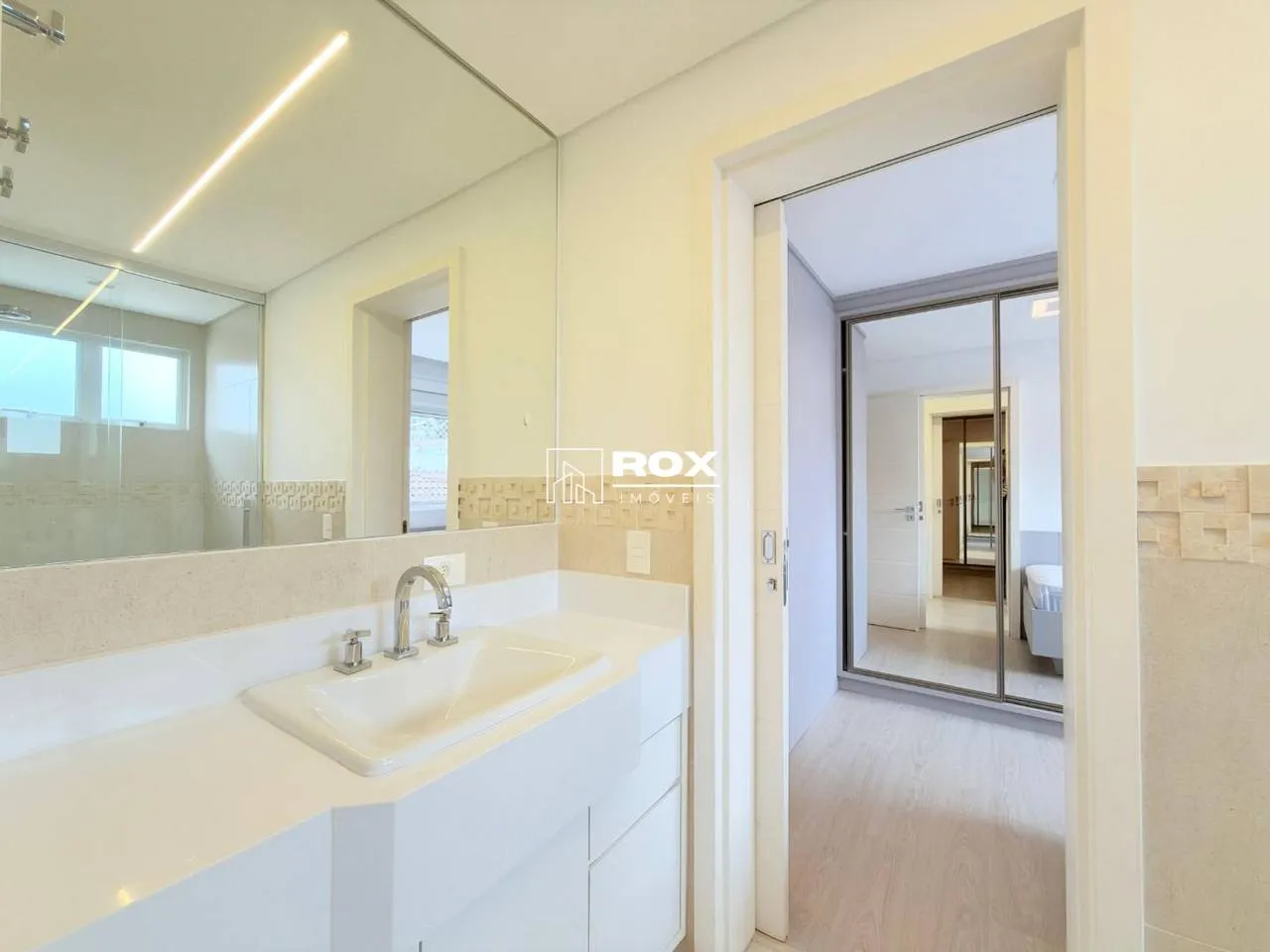 3-bedroom apartment with a jacuzzi in Curitiba — photo 32