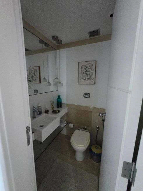 Furnished 200 m² apartment with 4 bedrooms and 3 parking — photo 10