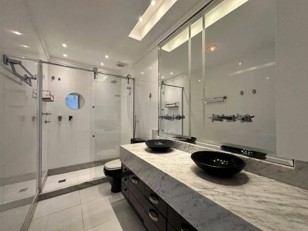 Furnished duplex penthouse with enclosed balcony — photo 36
