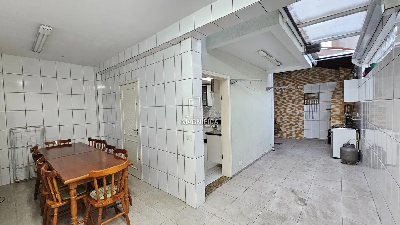 Unfurnished house with 3 en-suite bedrooms and 360 m² — photo 10