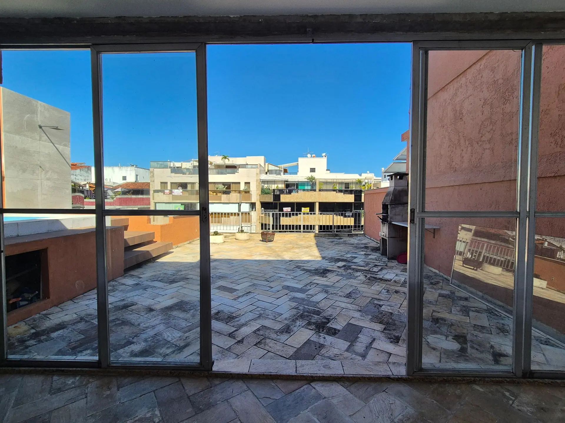 Rental apartment with 2 bedrooms and a balcony — photo 38