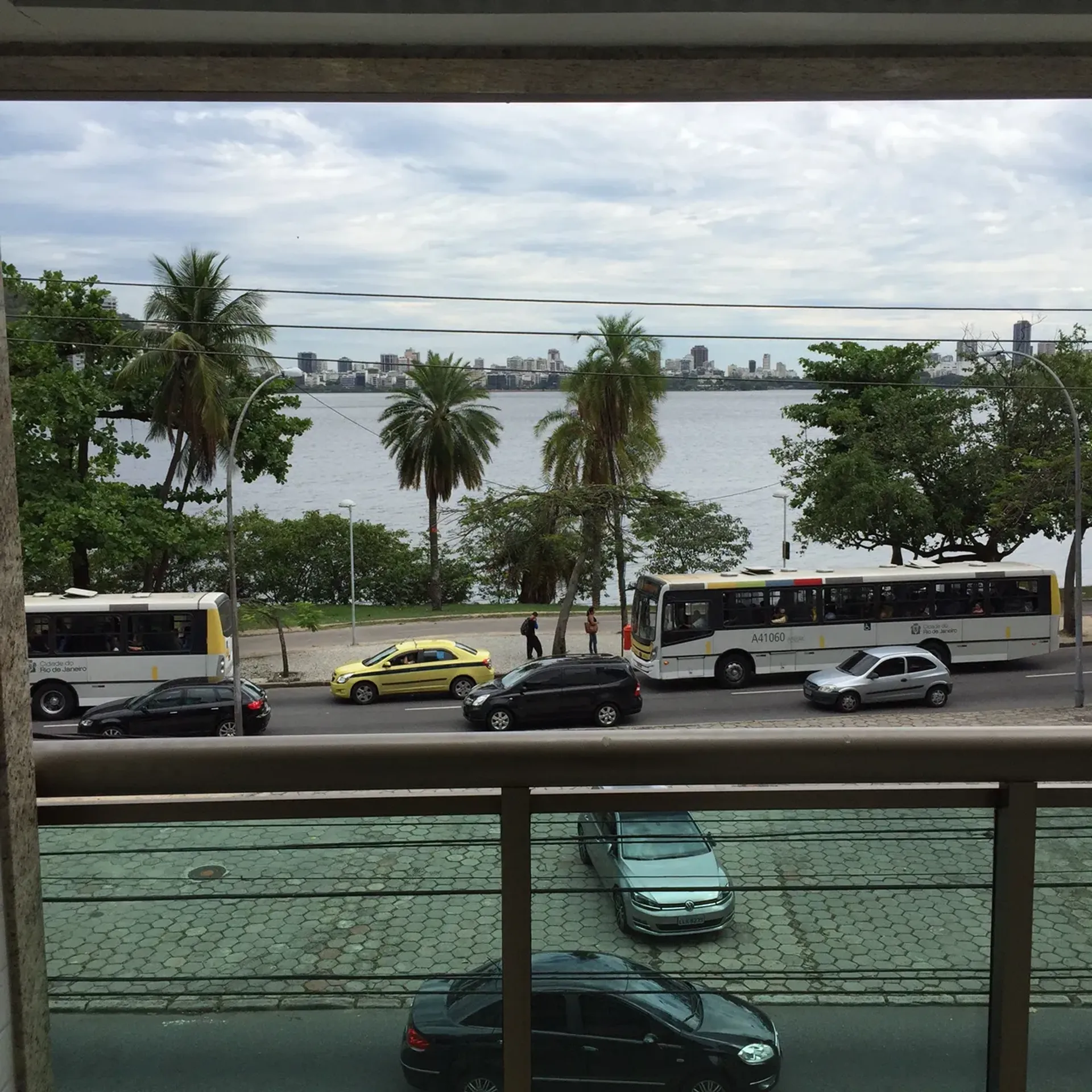 Furnished apartment, 50 m², with a water view — photo 3