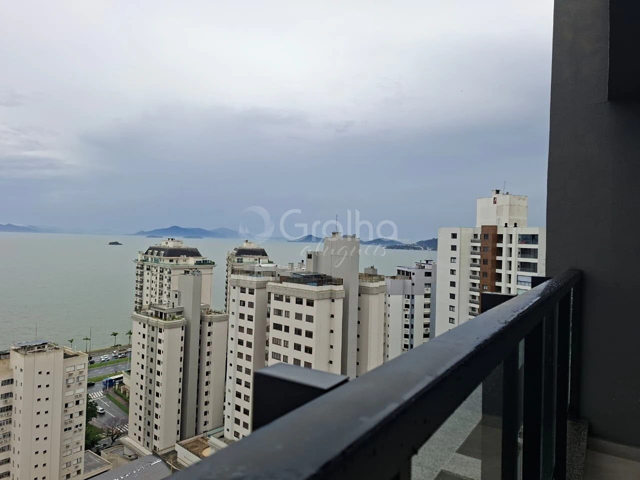 Furnished studio in a building with a gym — photo 7