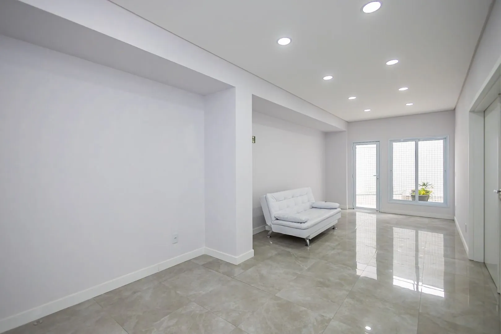 Furnished 2-bedroom apartment with 1 parking space — photo 39