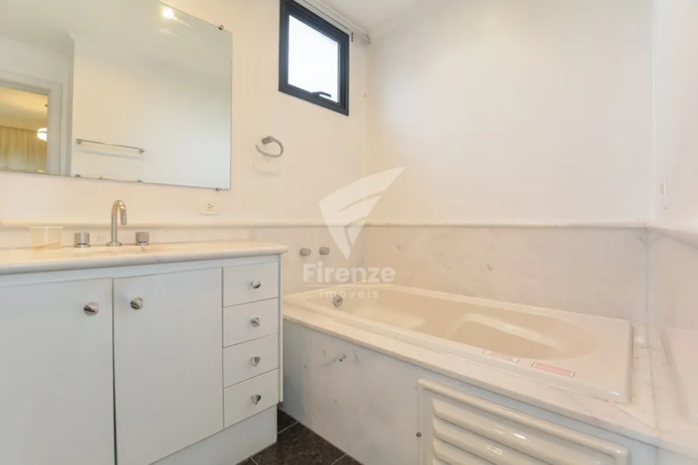 Apartment with 3 en-suite bedrooms and 2 parking — photo 47
