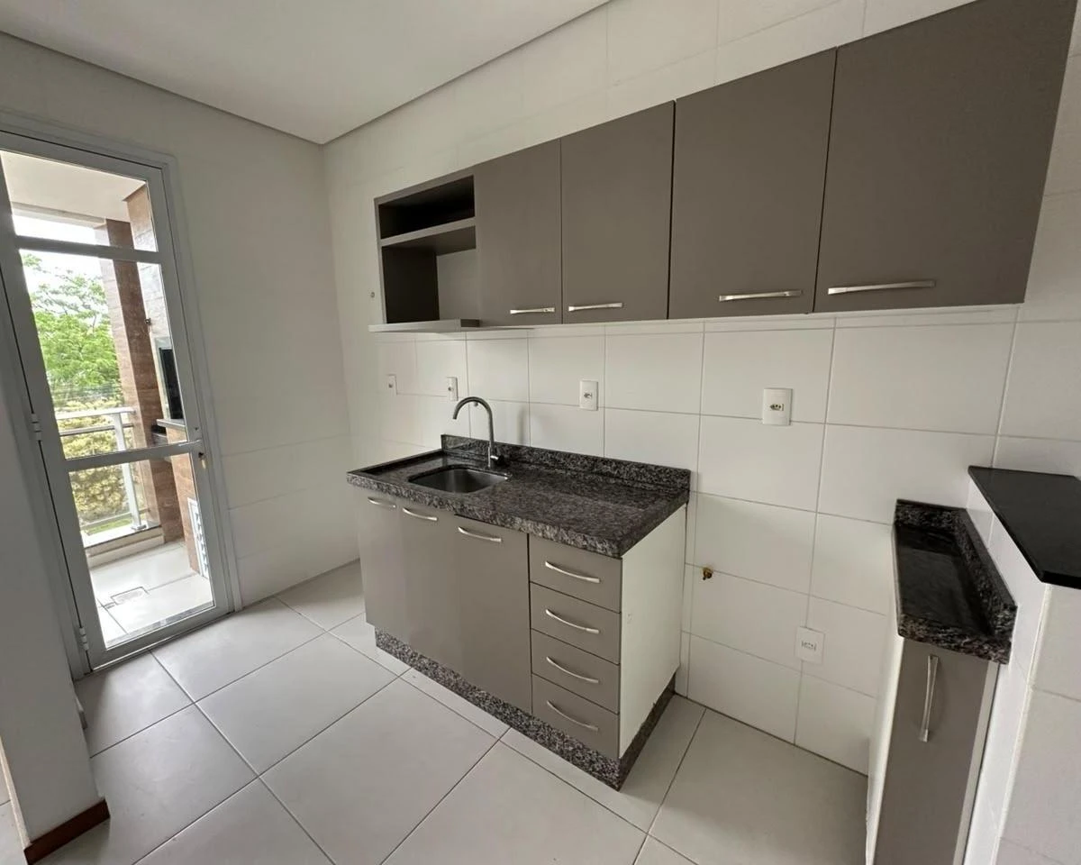 Балкон с грилем и 2 спальни: квартира 71 м² — photo 5
