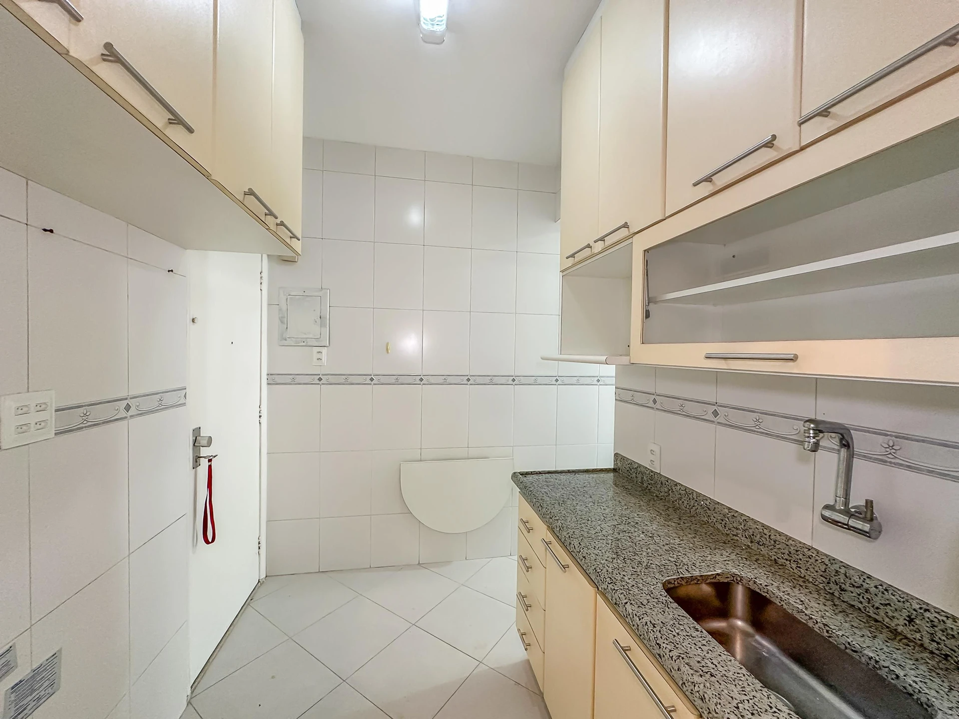 2-bedroom apartment with a glass-enclosed balcony — photo 20