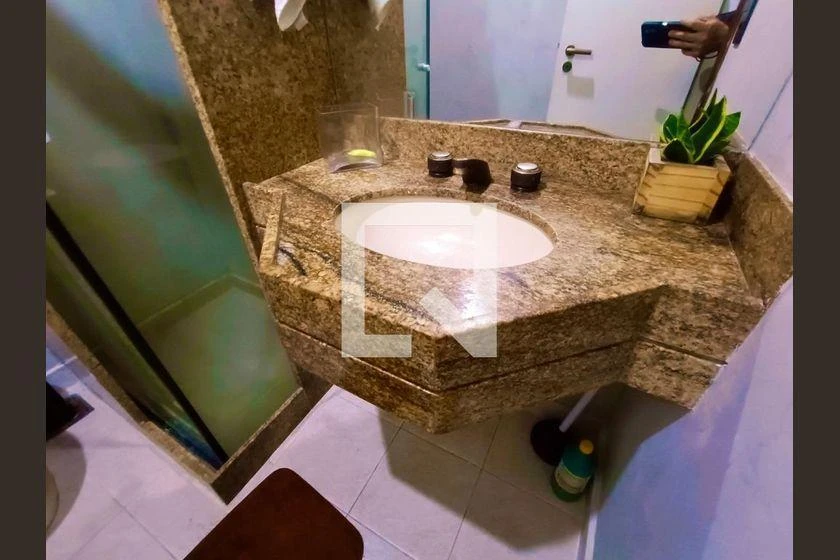 127 m² apartment with 3 en-suite bedrooms and balcony — photo 48
