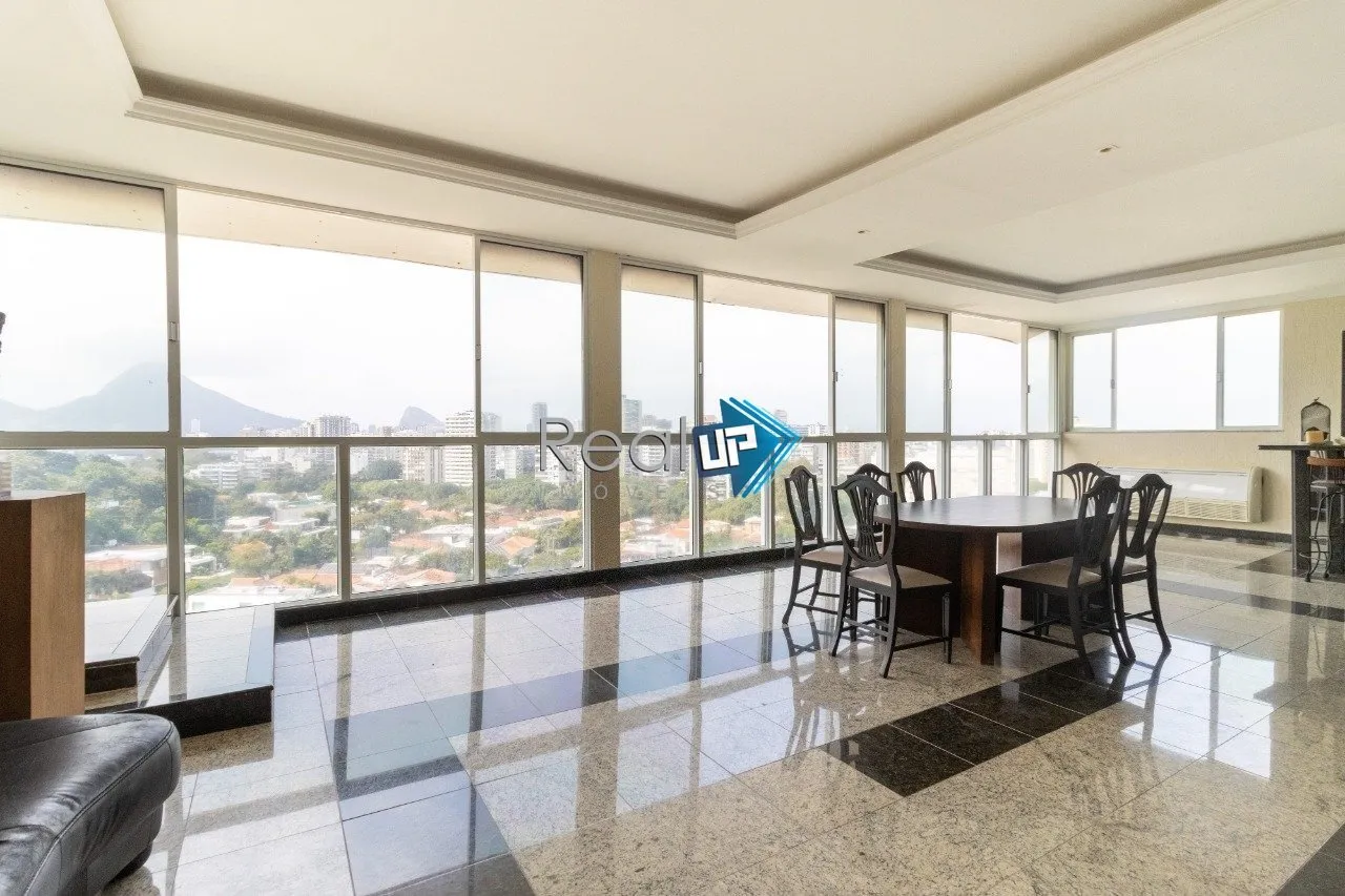 Condominium house with 5 bedrooms and 1081 m² plus laundry — photo 13