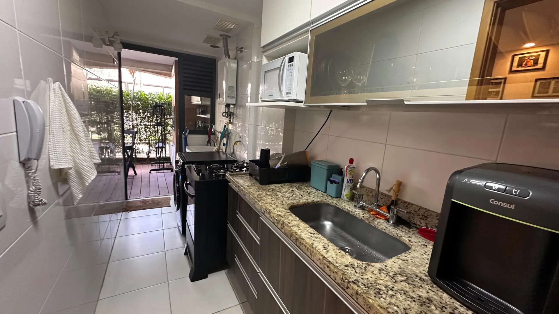 Apartamento semimobiliado com cozinha fechada e 2 vagas — photo 21