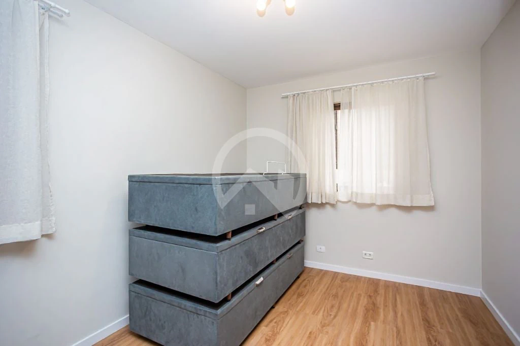 Furnished apartment, 107 m², with a glass-enclosed balcony — photo 20