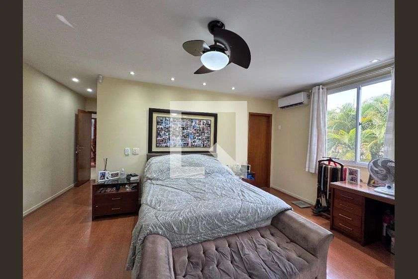 Condo house with 6 en-suite bedrooms and private garden — photo 8