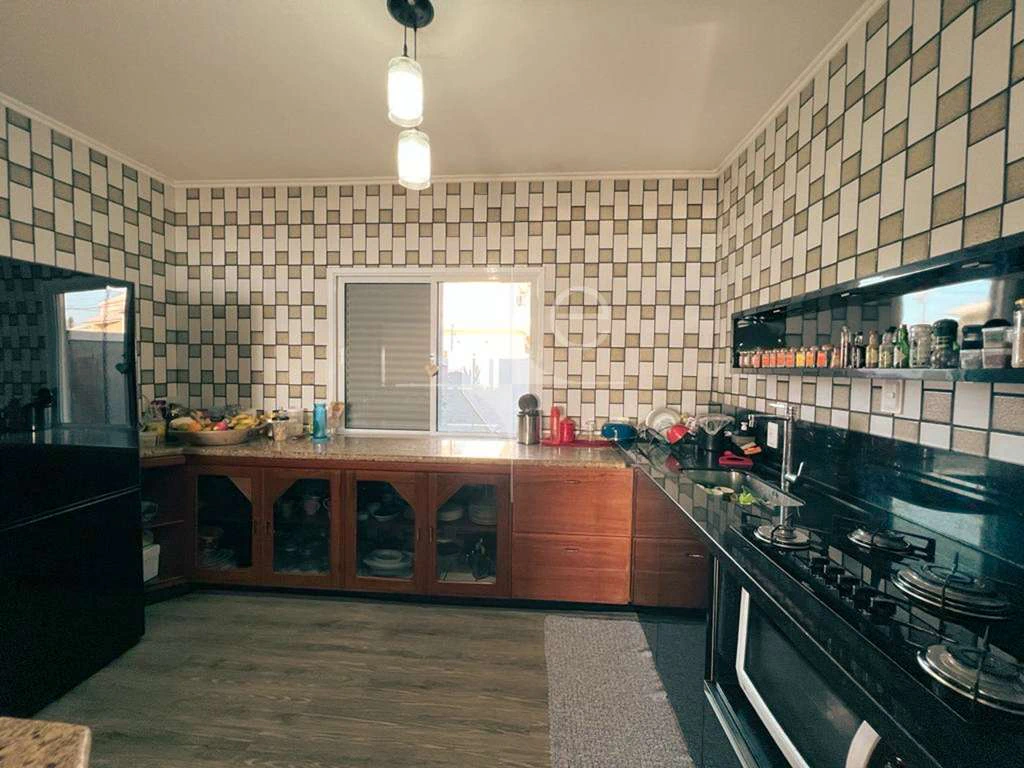Casa com 3 quartos e jardim privativo