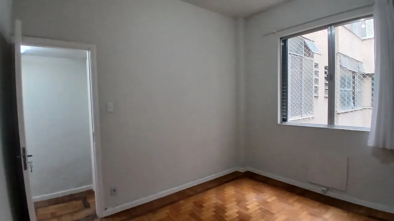 Apartment on the 1st floor with wood or laminate floors — photo 17