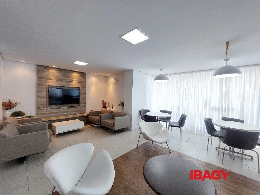 69 m² 2-bedroom apartment with balcony and built-in grill — photo 3