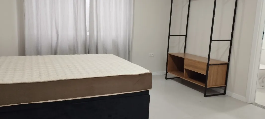 Furnished studio with 1 bedroom and 1 bathroom, no parking — photo 7