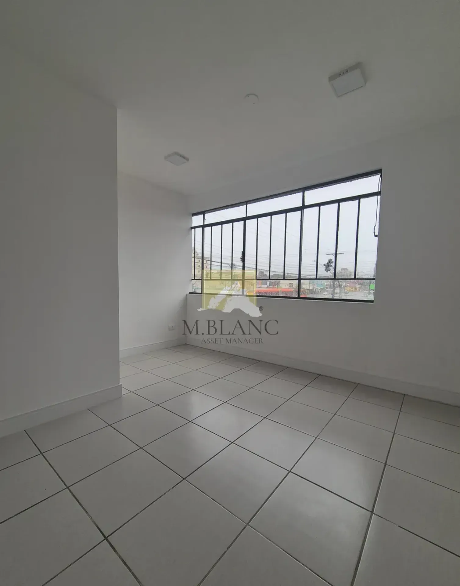2-bedroom apartment with a washing machine in Curitiba — photo 9