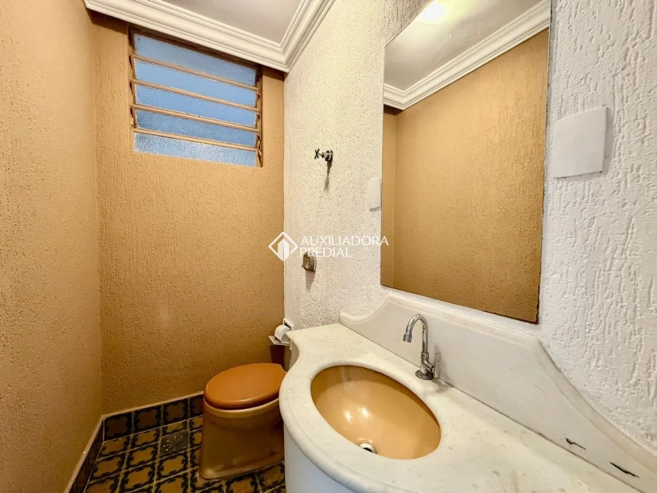 Робоче місце та 5 спалень: будинок 320 м² — photo 16