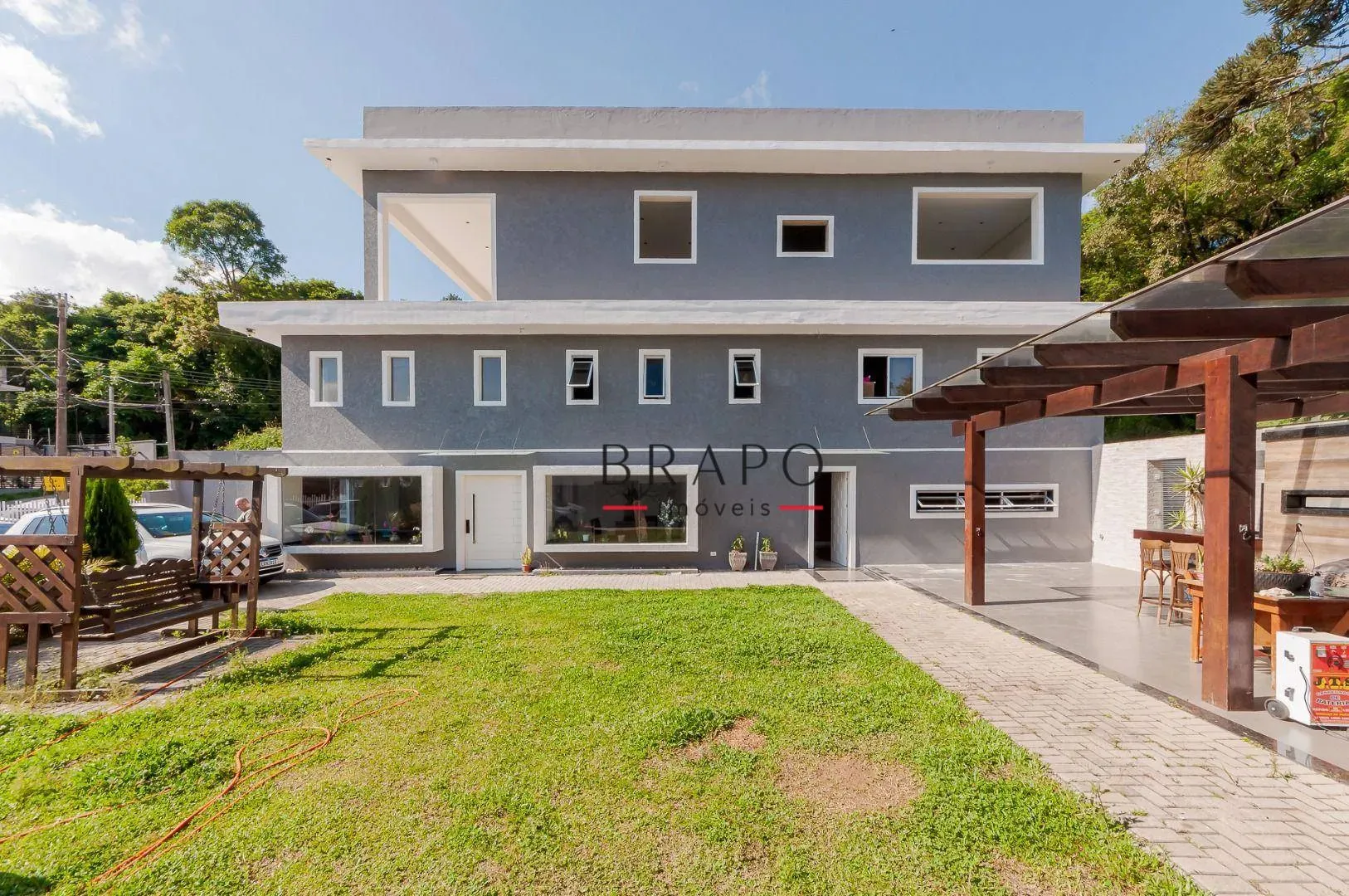 Furnished house with 4 bedrooms and 540 m²