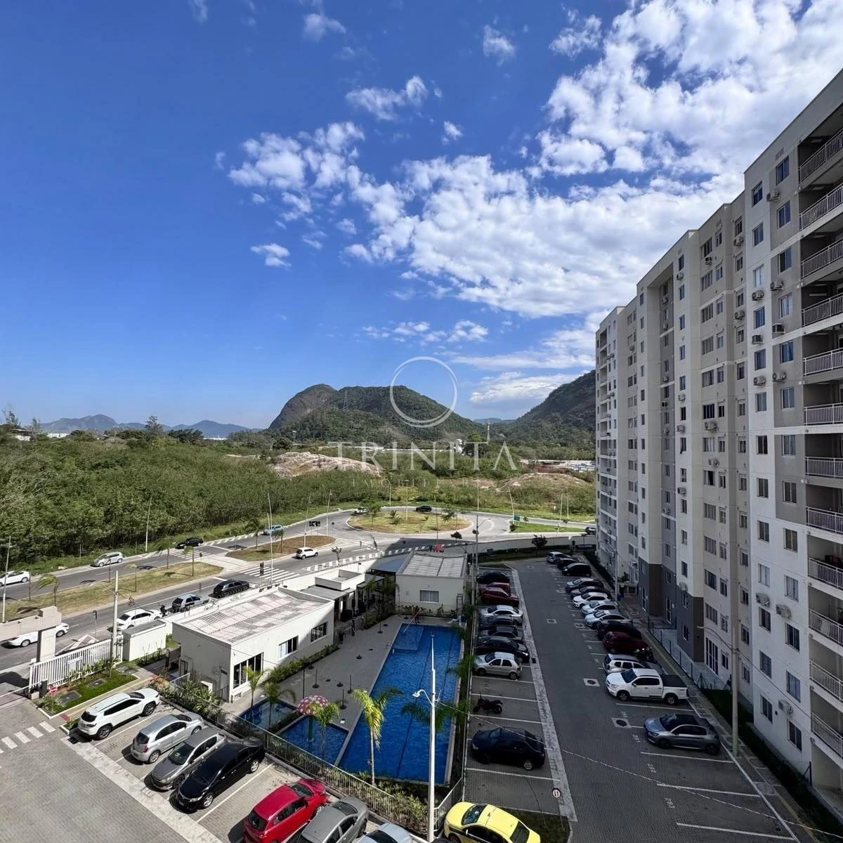 2-bedroom apartment with a mountain view — photo 12