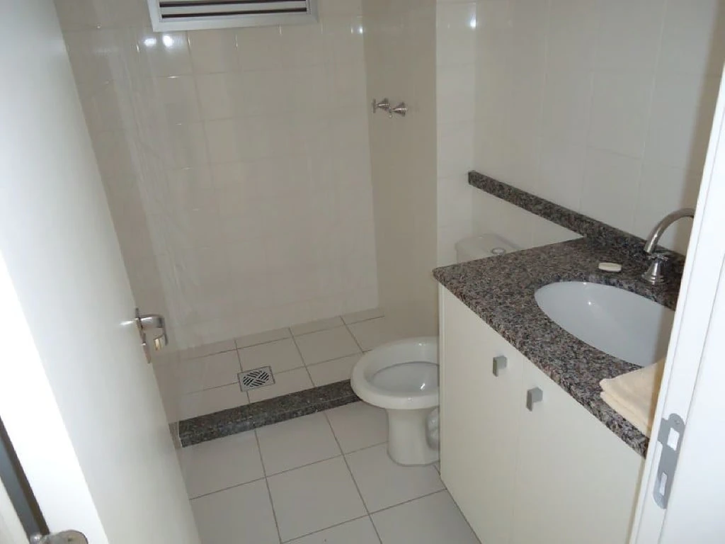 3-bedroom apartment, 1 with its own bathroom, 126 m² — photo 18