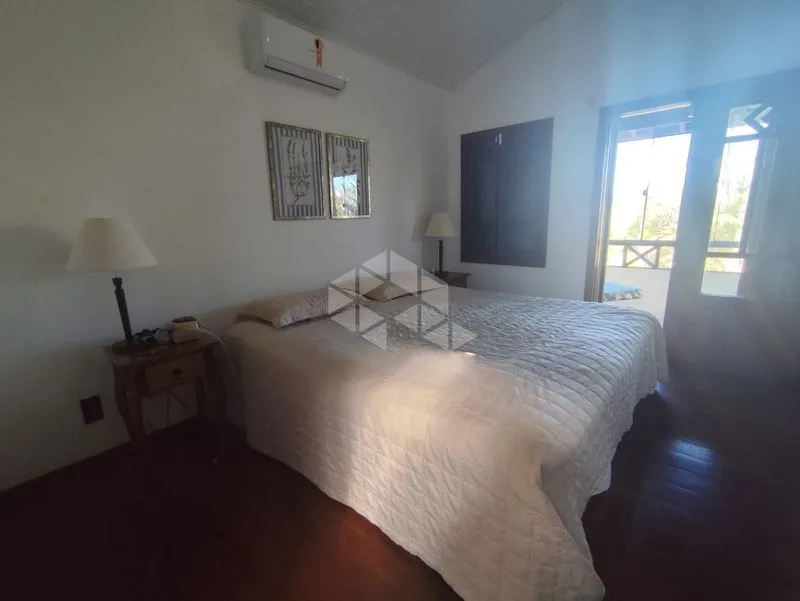 Мебльований будинок з 4 спальнями-сюїтами та садом 240 м² — photo 21
