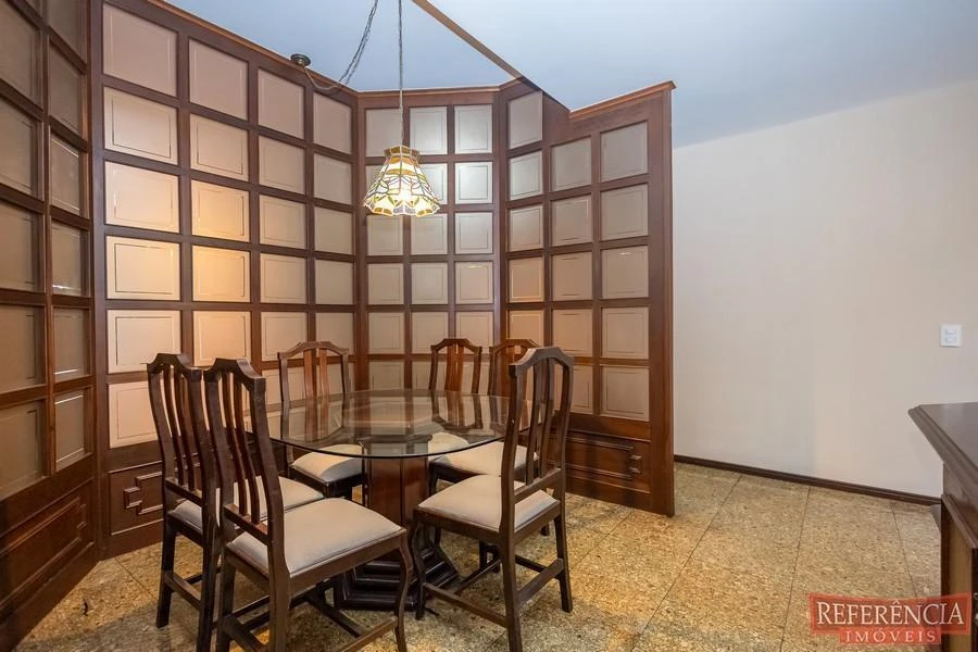 House, 550 m², with a walk-in closet — photo 36