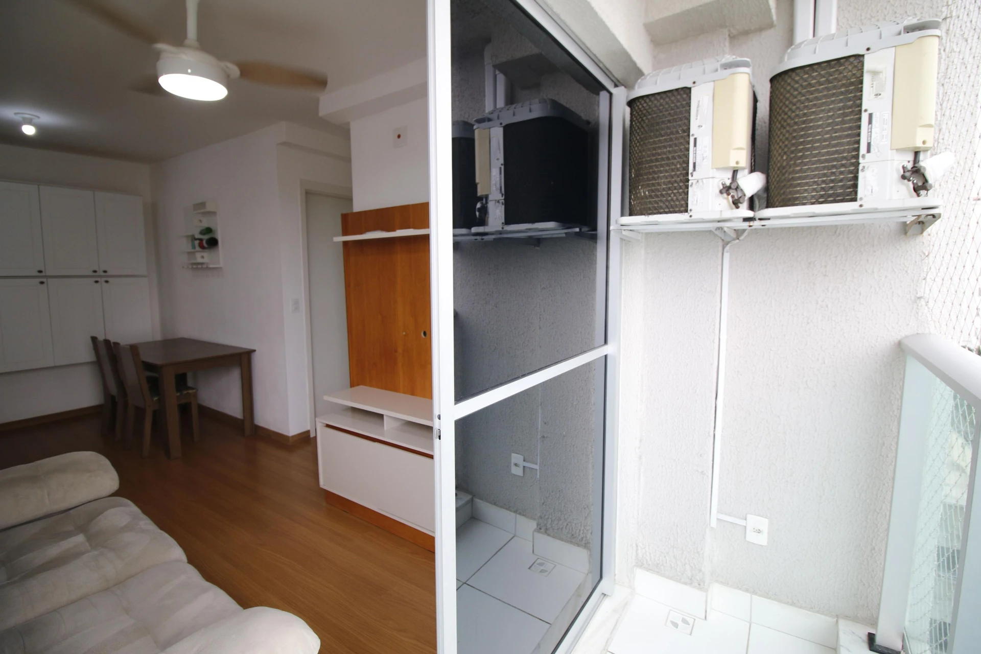 2-bedroom apartment in a building with a gym — photo 19