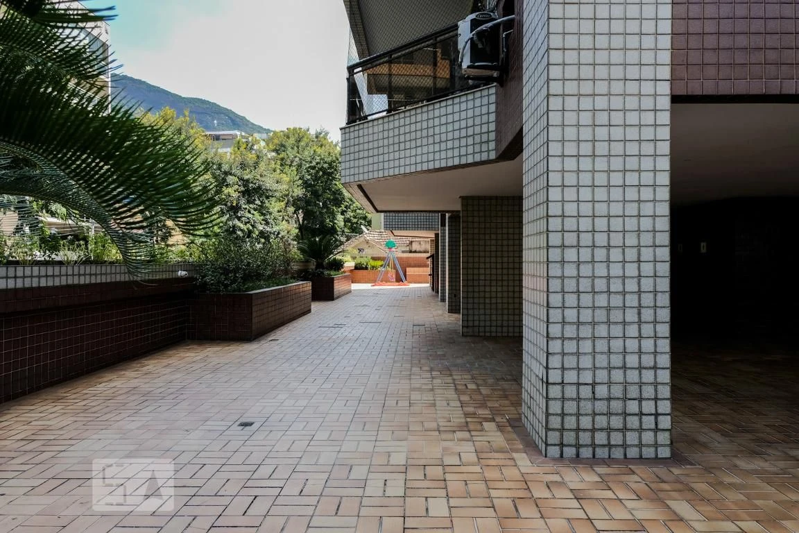 3-bedroom apartment with a mountain view — photo 72