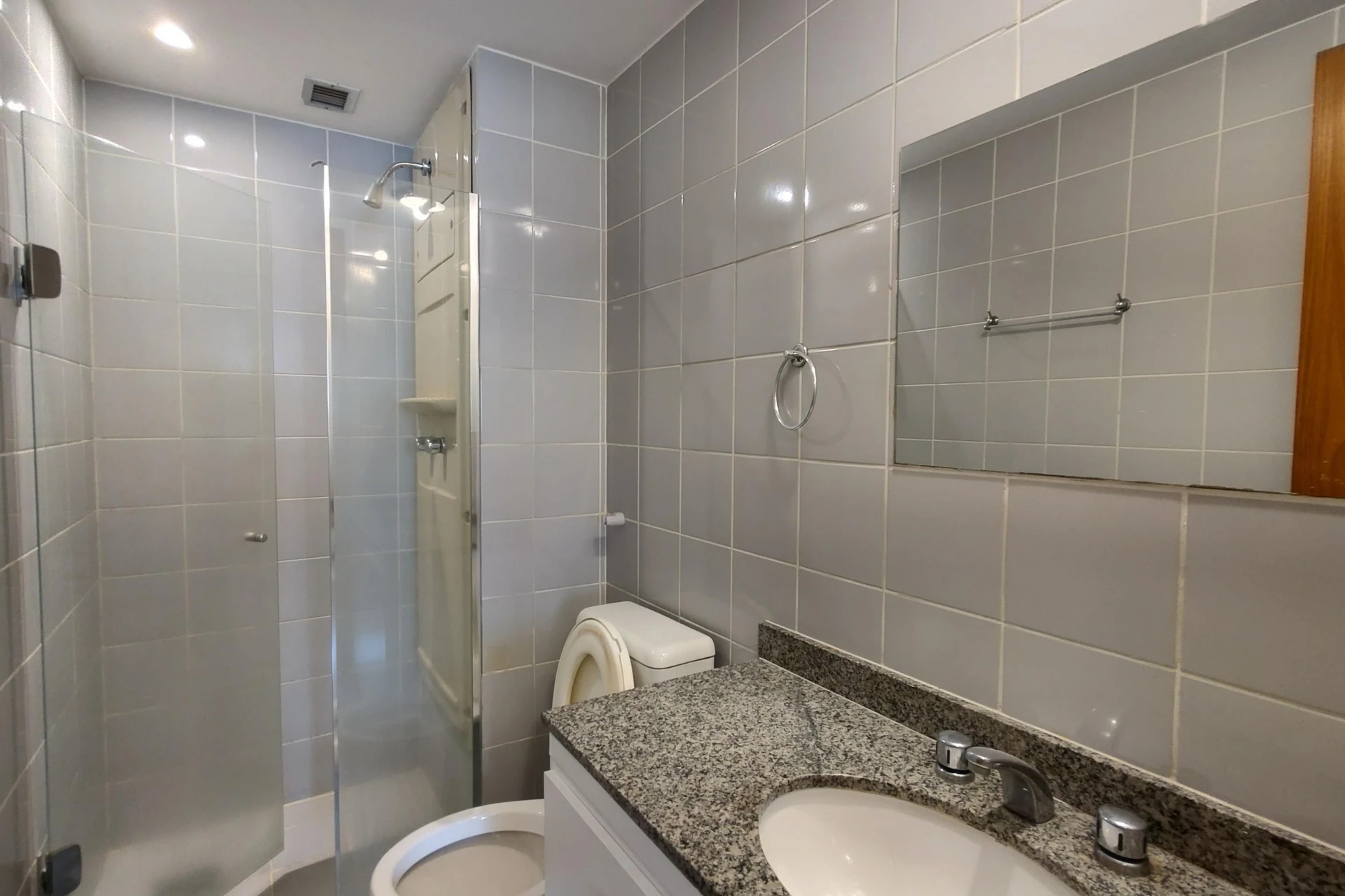 99 m² apartment with a water view and a washing machine — photo 45