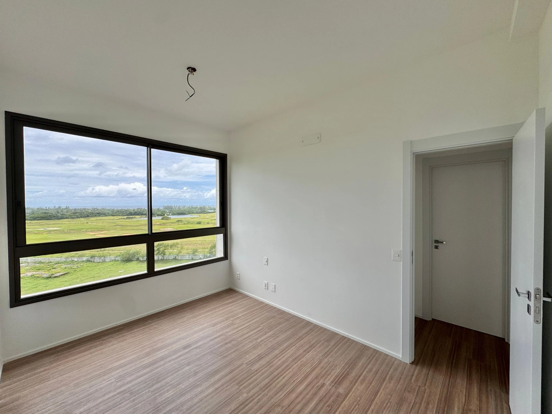 3-bedroom apartment with a home office — photo 37