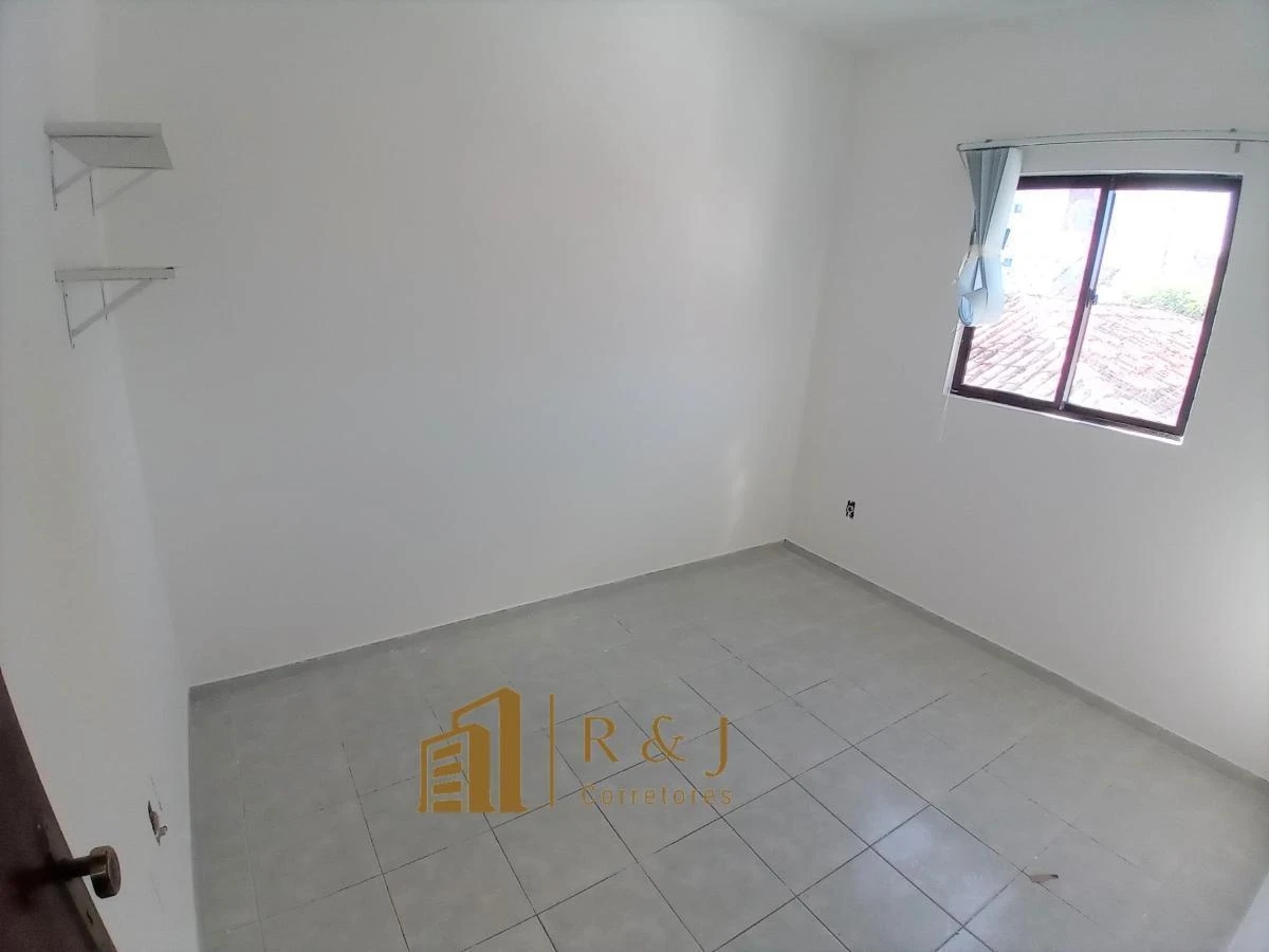 Rental apartment with 3 bedrooms and a balcony — photo 8