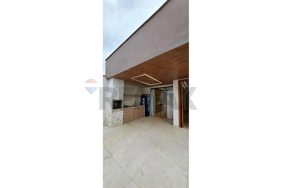 House, 250 m², with floor-to-ceiling windows — photo 18